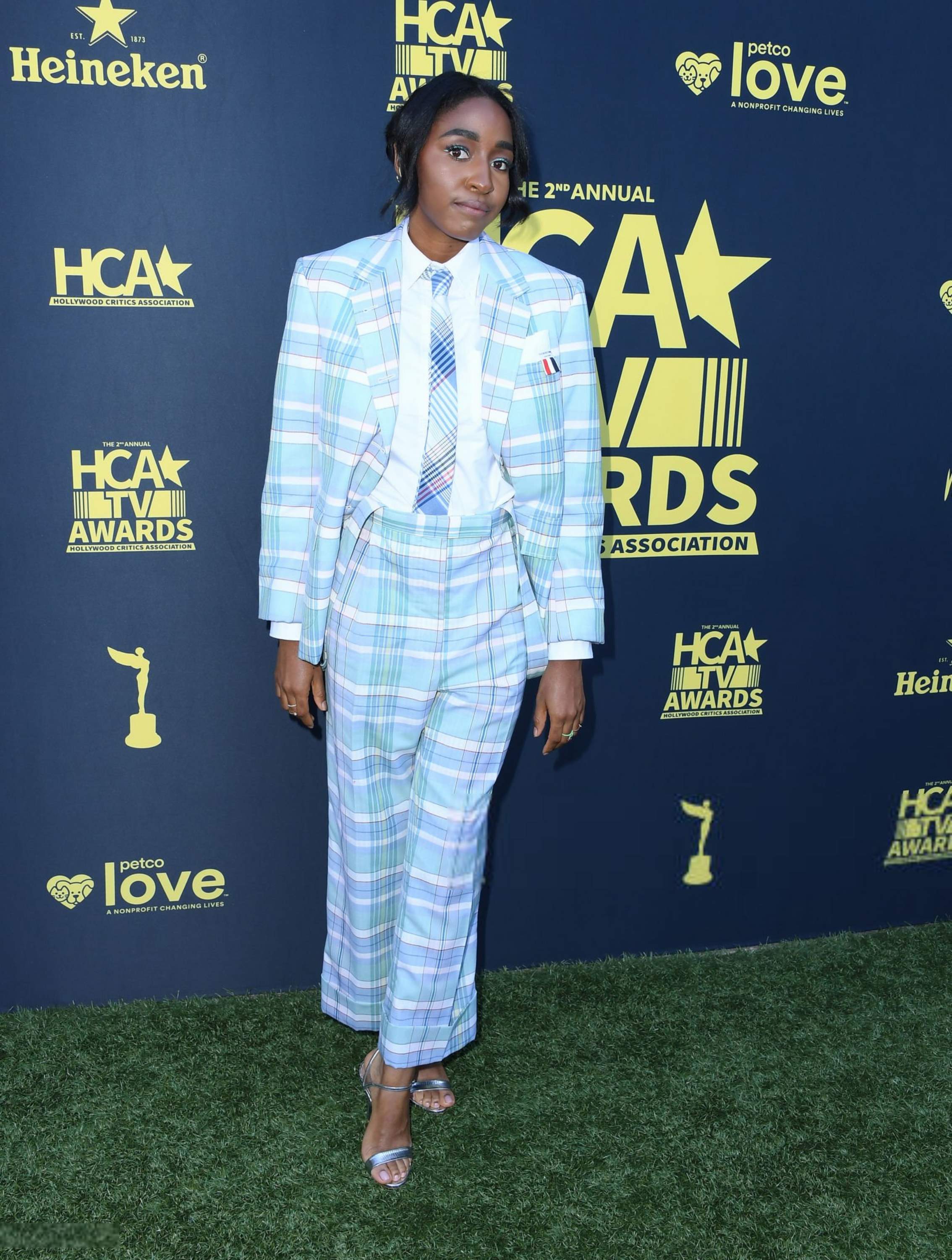 2ndhcaawards-arrivals019.jpg 2ndhcaawards-arrivals019.jpg