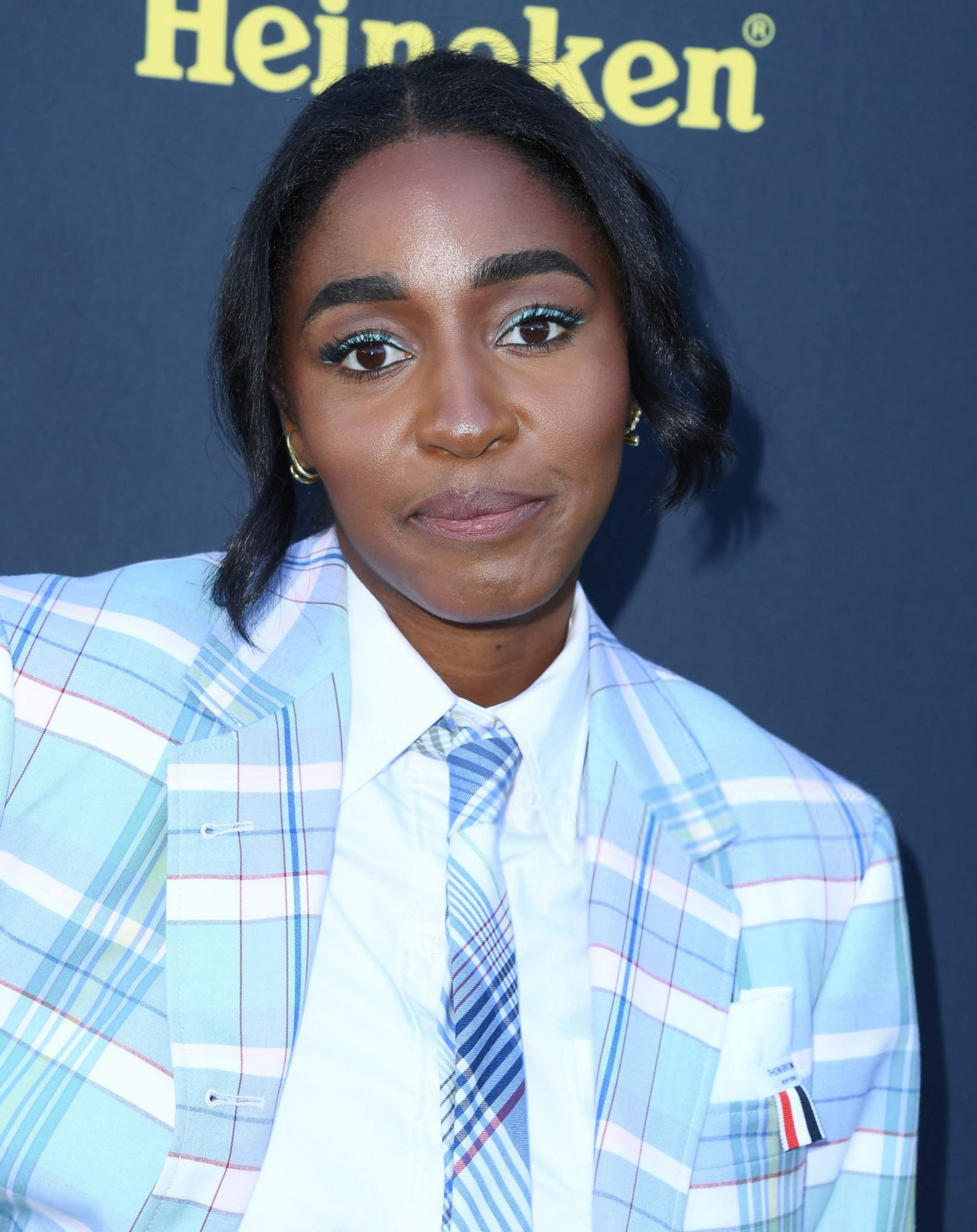 2ndhcaawards-arrivals021.jpg