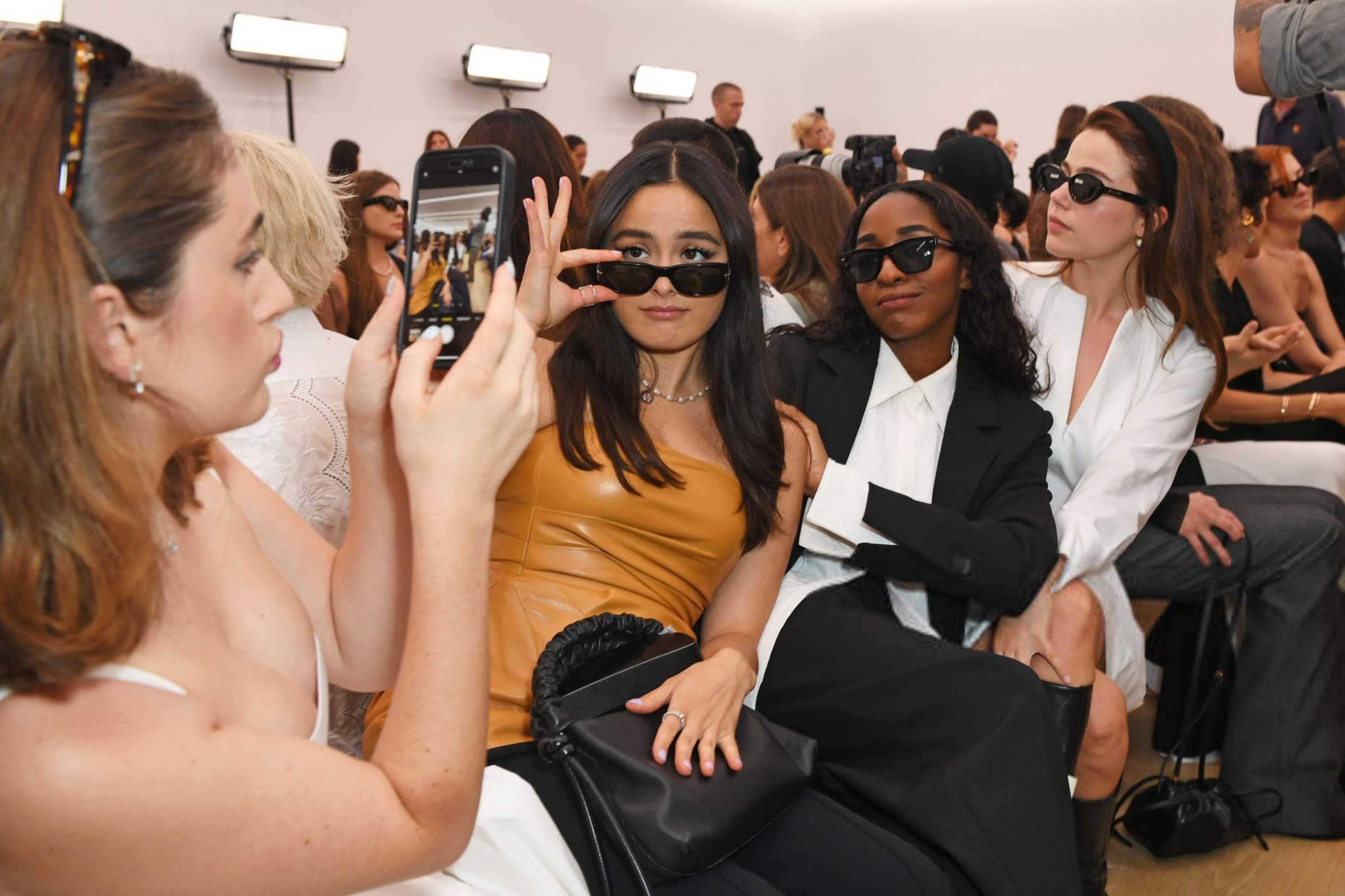 proenzafashionweek-frontrow004.jpg proenzafashionweek-frontrow004.jpg
