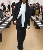 Filename=proenzafashionweek-frontrow001.jpg
Filesize=308KiB
Dimensions=1999x3000
Date added=Dec 25, 2025 proenzafashionweek-frontrow001.jpg