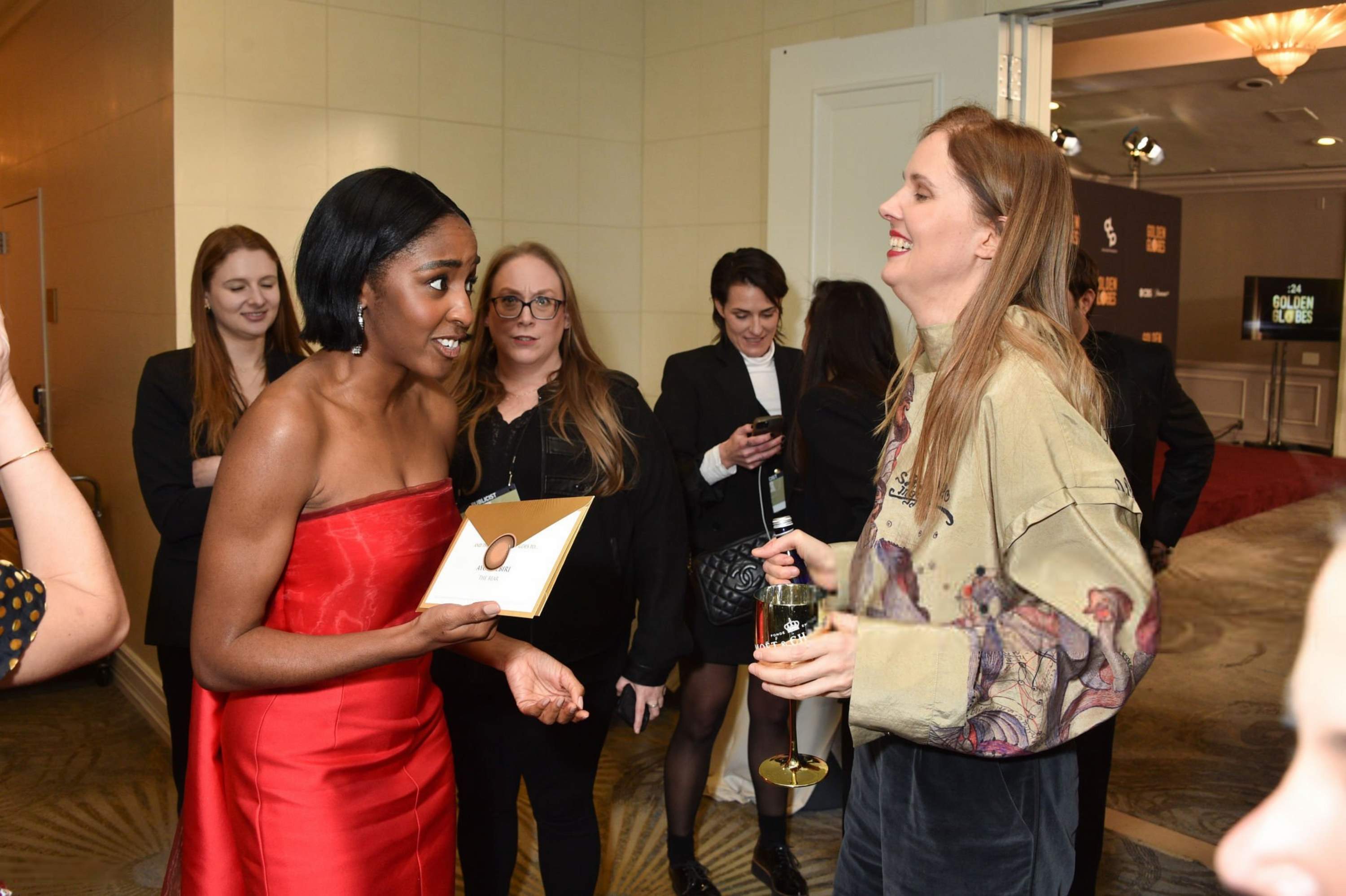 81stgoldenglobes-pressroombackstage002.jpg 81stgoldenglobes-pressroombackstage002.jpg