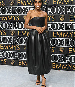 75themmyawards-arrivals001.jpg