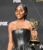 75themmyawards-pressroom003.jpg