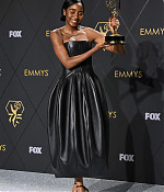 75themmyawards-pressroom006.jpg