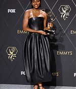 75themmyawards-pressroom024.jpg