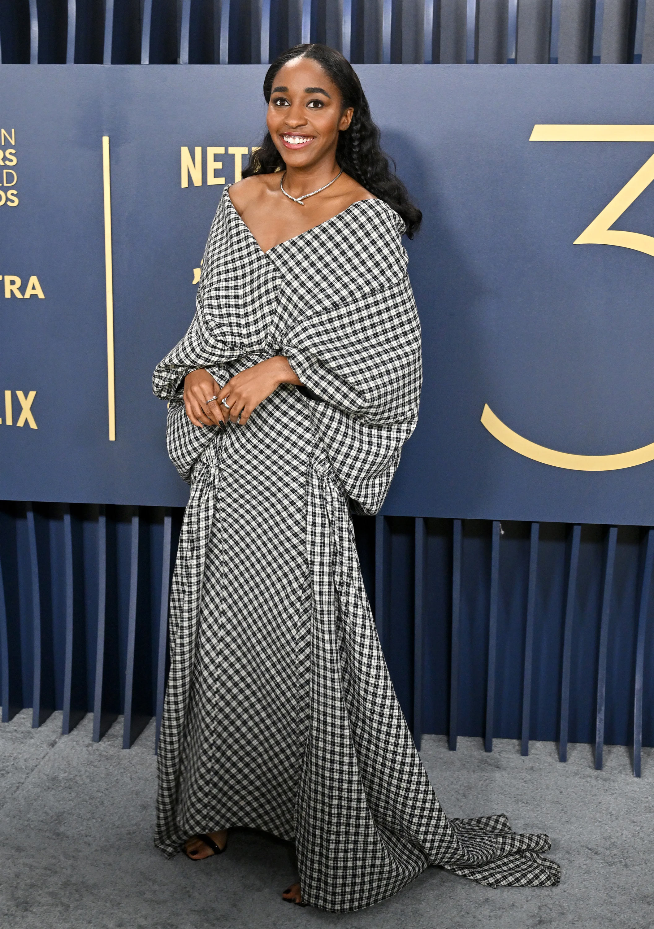 30thsagawards-arrivals038.jpg 30thsagawards-arrivals038.jpg