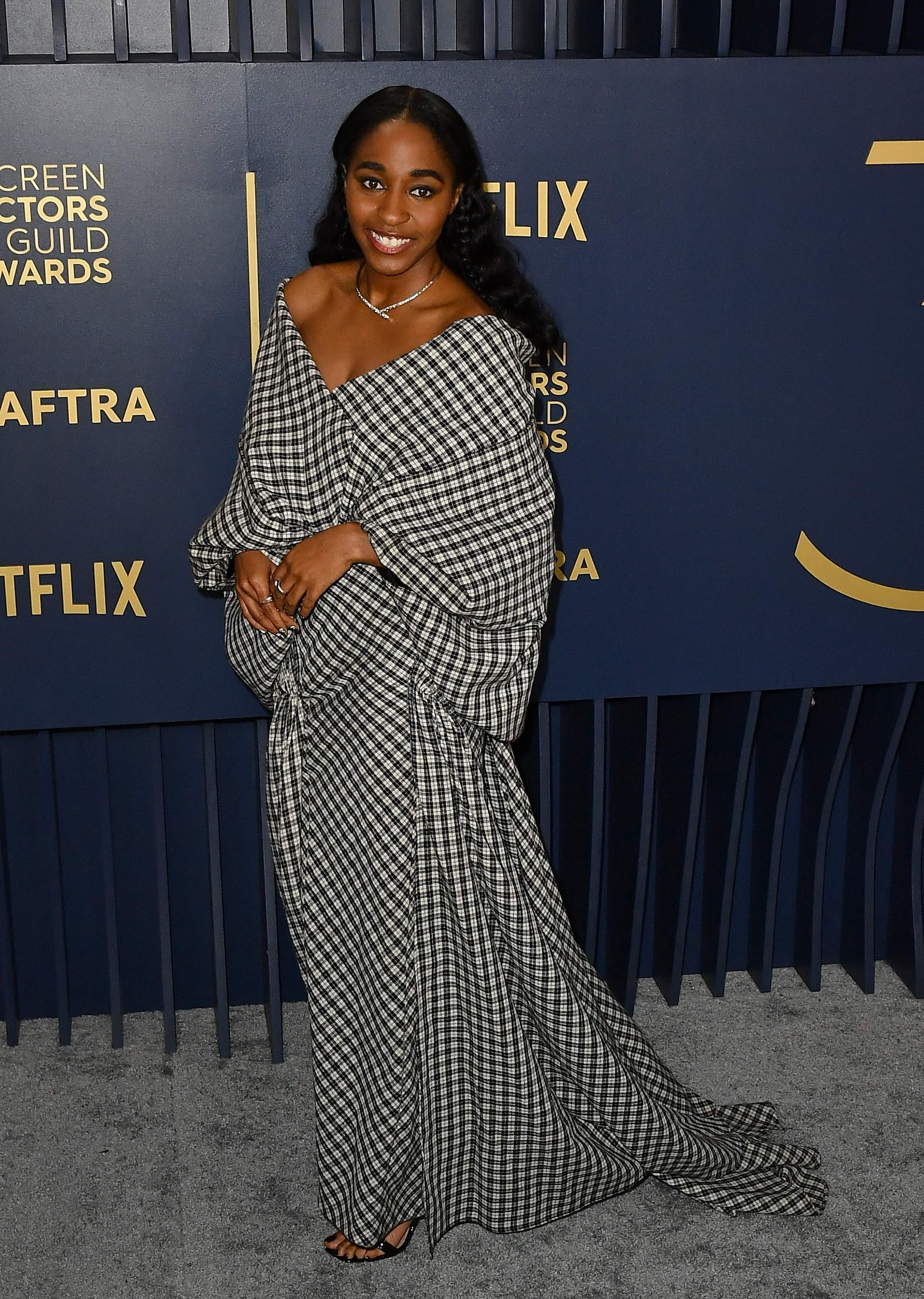 30thsagawards-arrivals063.jpg 30thsagawards-arrivals063.jpg
