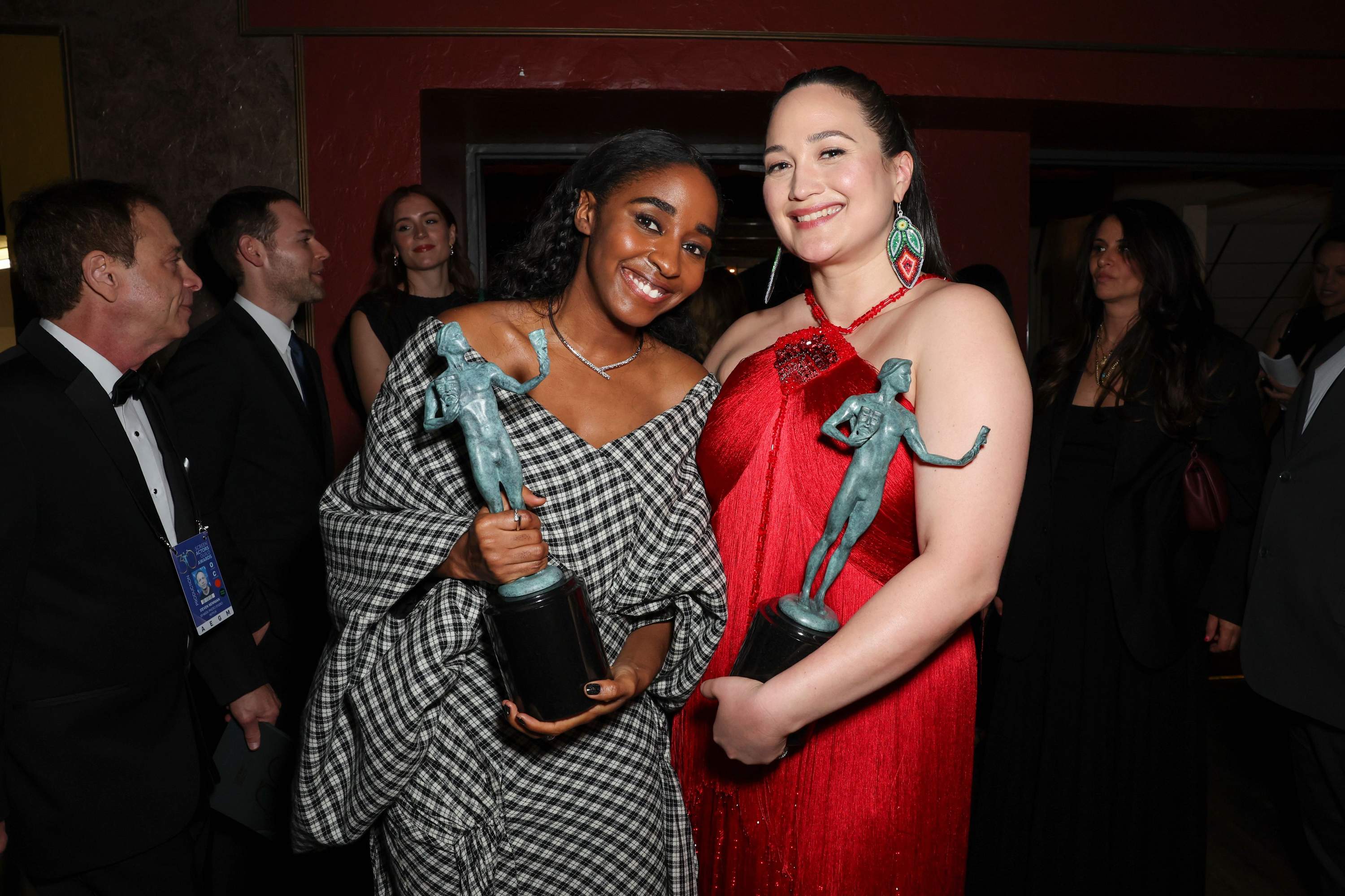 30thsagawards-backstage009.jpg 30thsagawards-backstage009.jpg