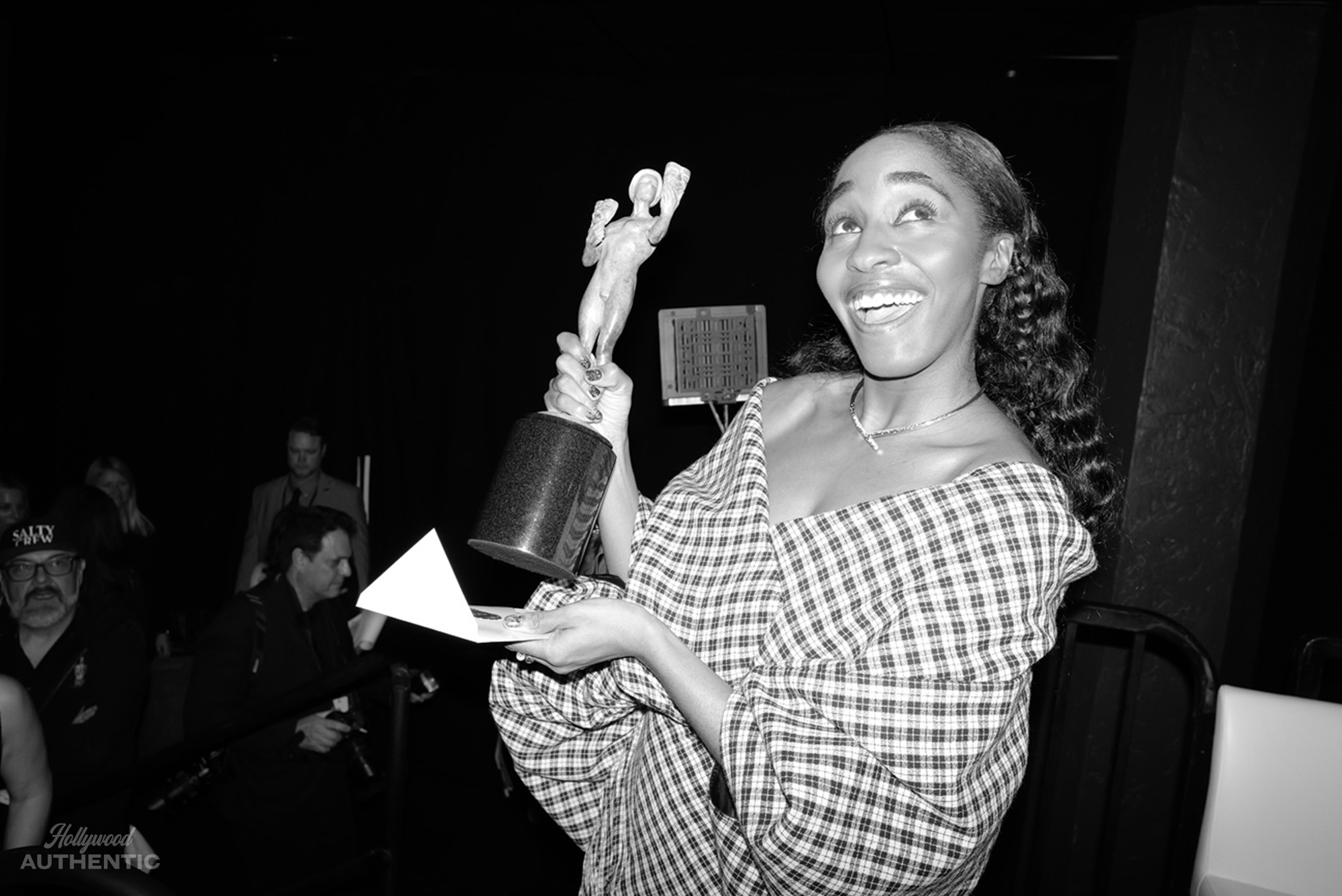 30thsagawards-backstagewin001.jpg 30thsagawards-backstagewin001.jpg