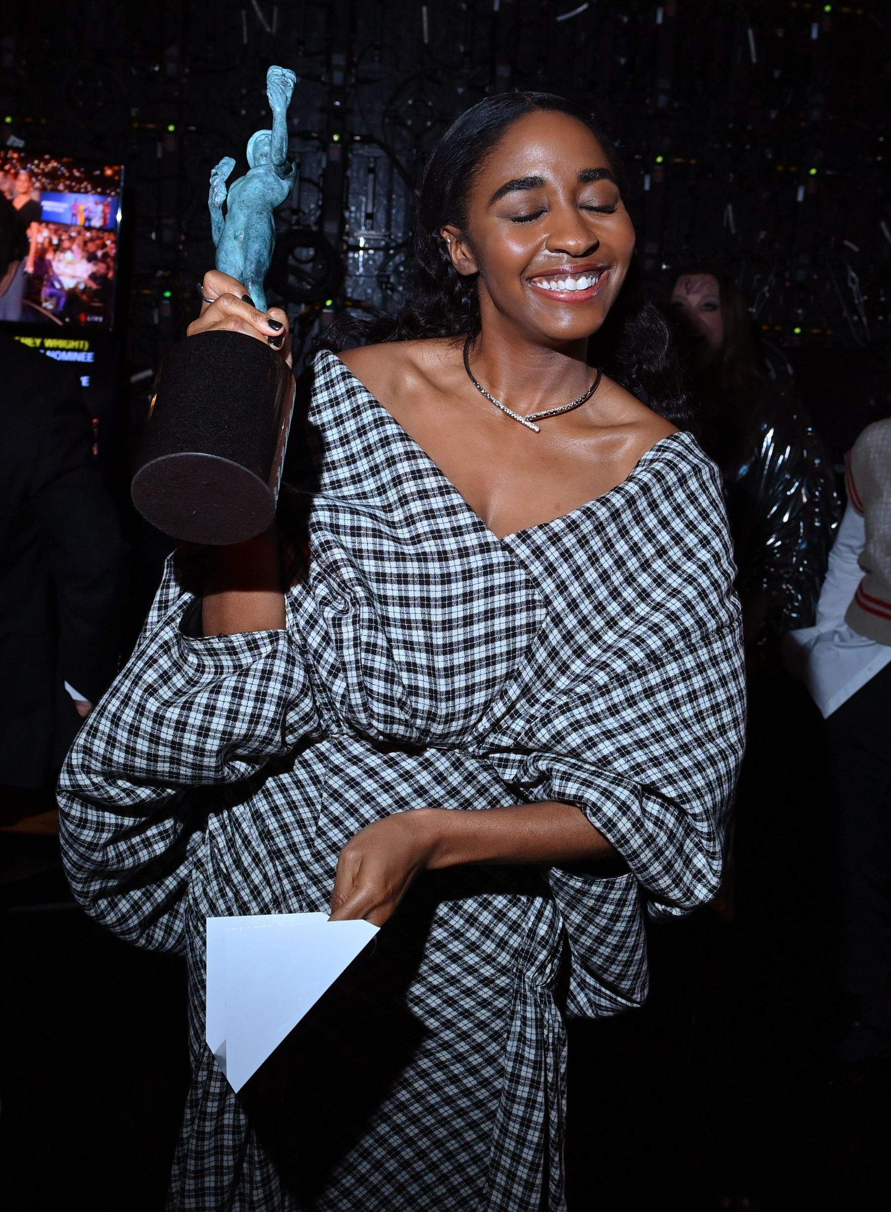 30thsagawards-backstagewin009.jpg