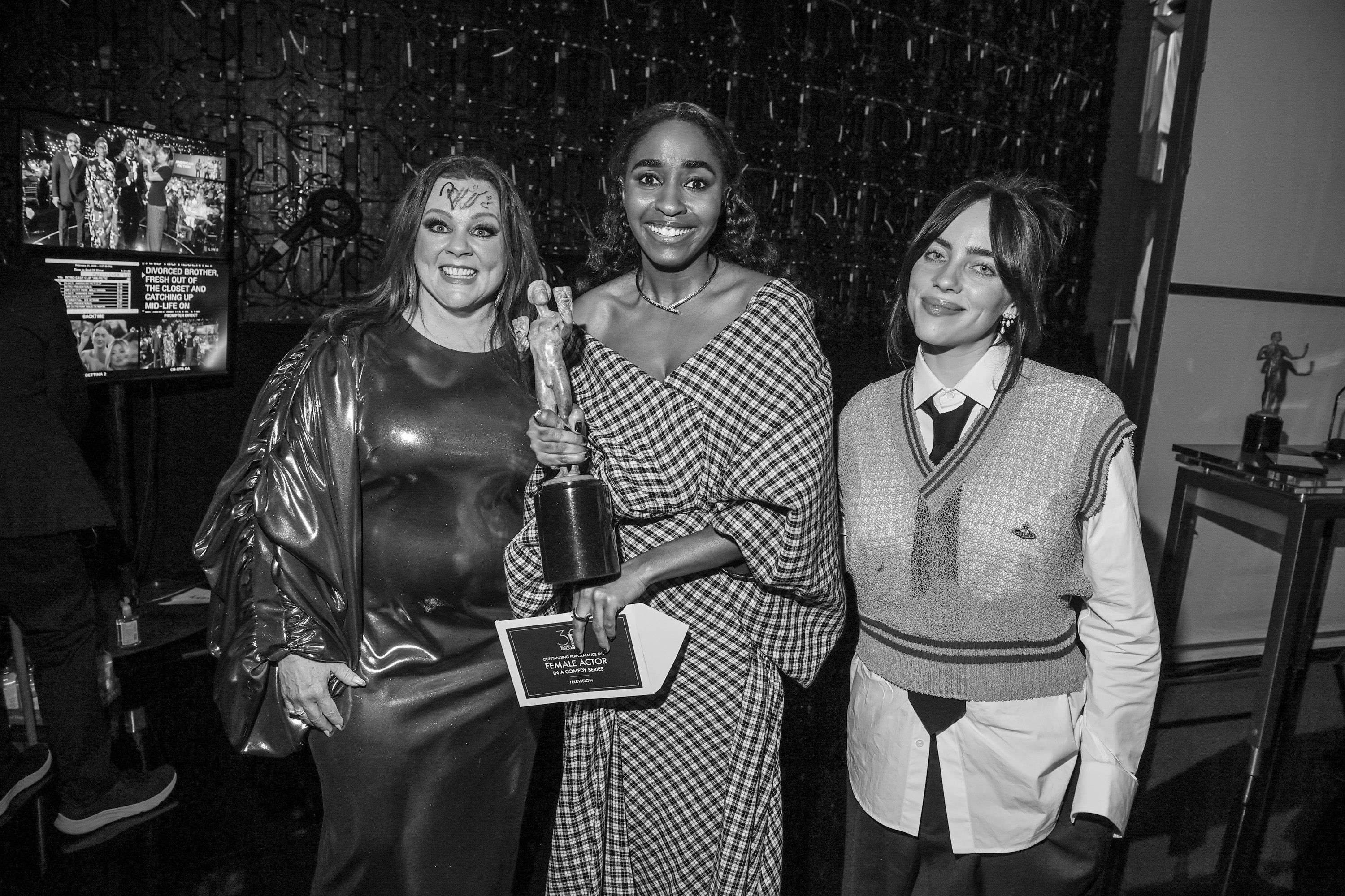 30thsagawards-backstagewin018.jpg 30thsagawards-backstagewin018.jpg