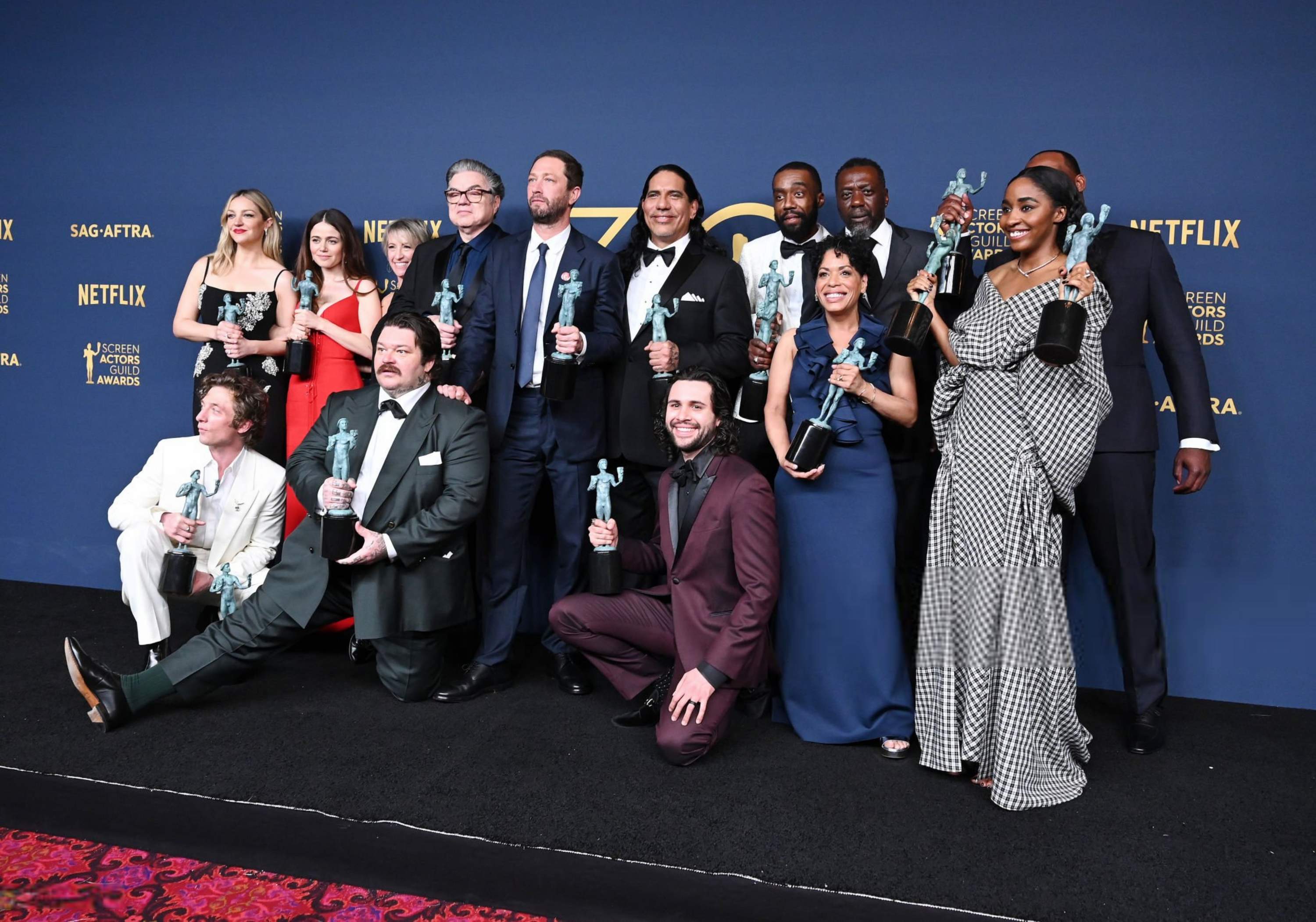 30thsagawards-pressroom006.jpg 30thsagawards-pressroom006.jpg