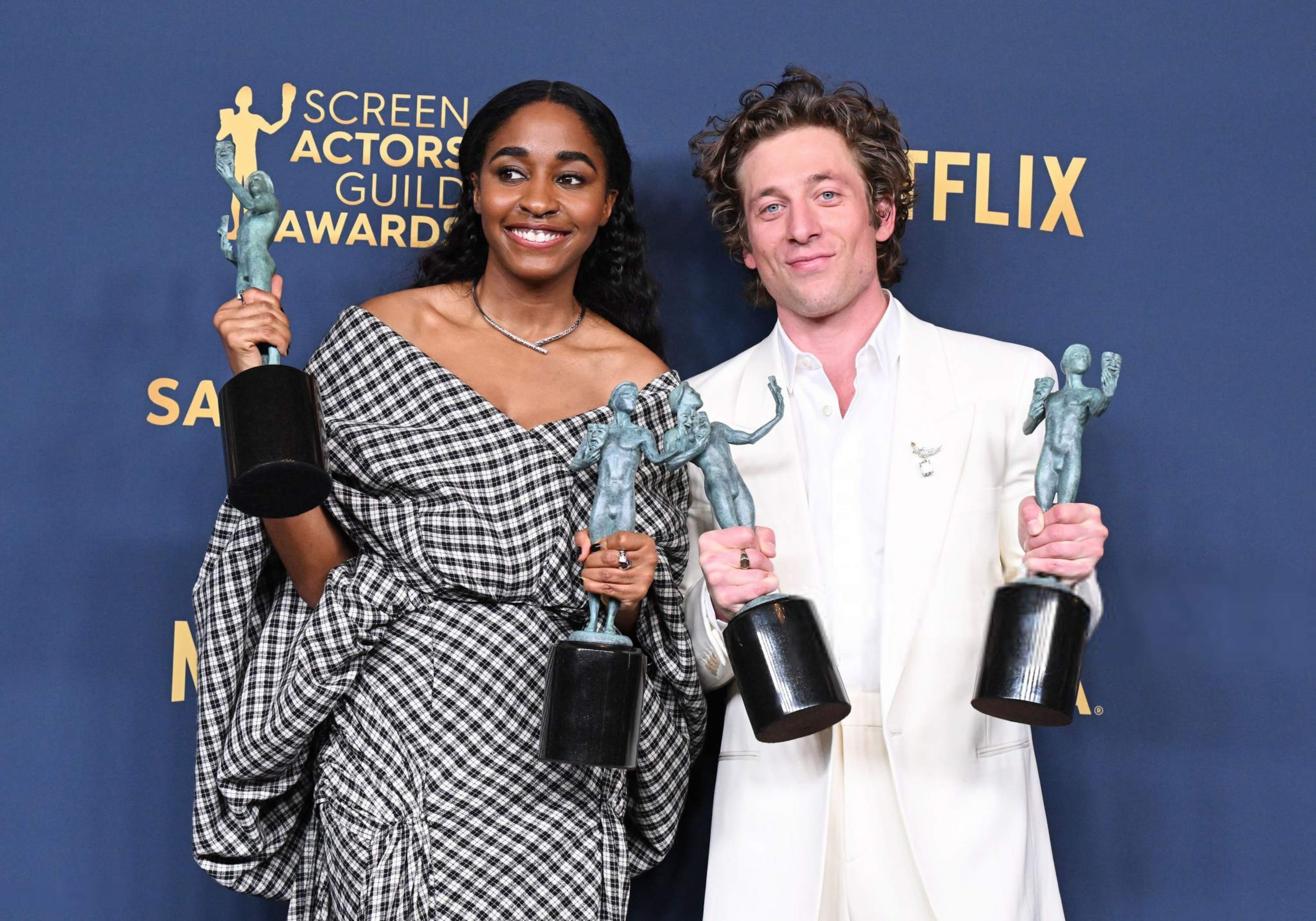 30thsagawards-pressroom017.jpg 30thsagawards-pressroom017.jpg
