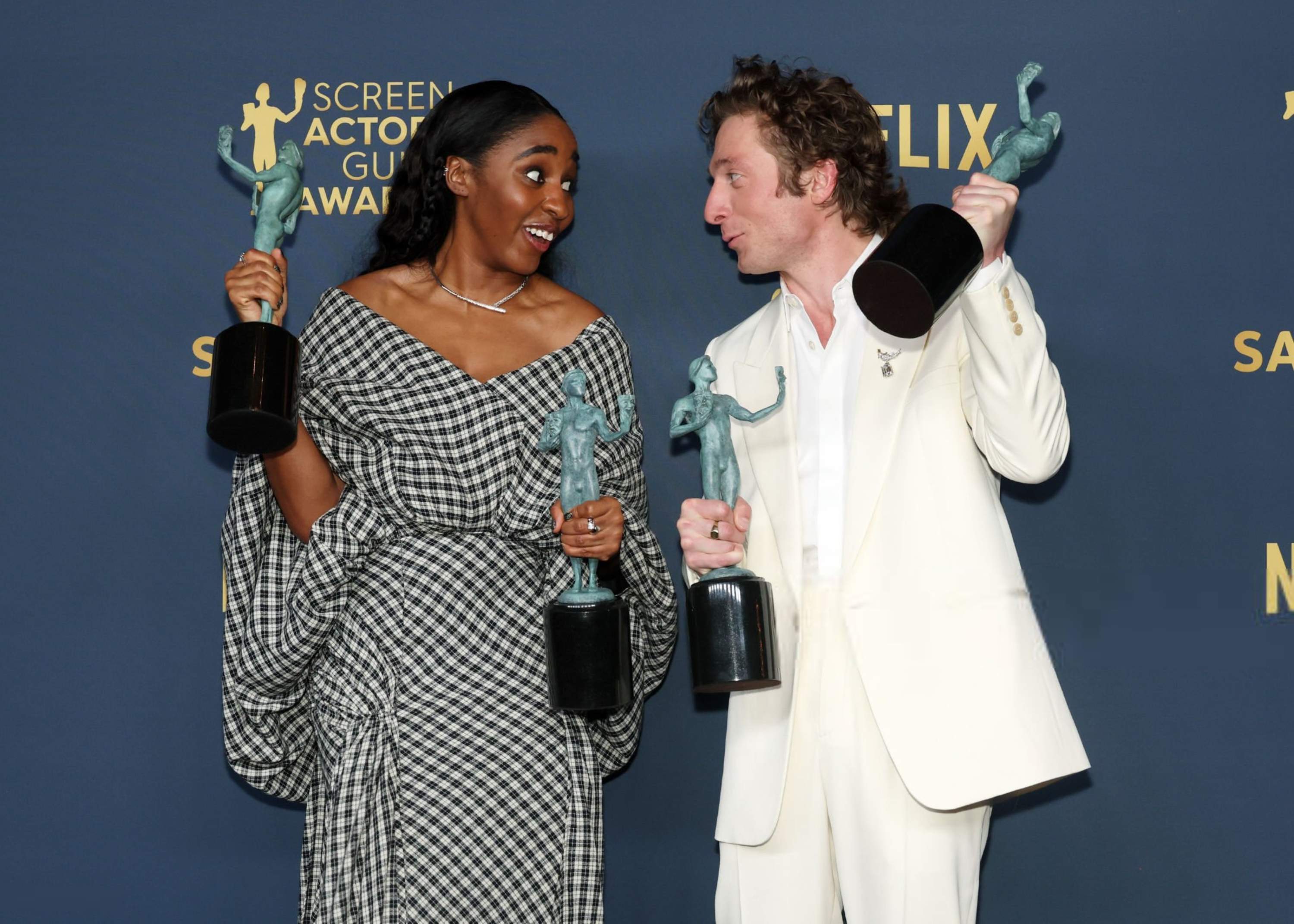 30thsagawards-pressroom063.jpg 30thsagawards-pressroom063.jpg