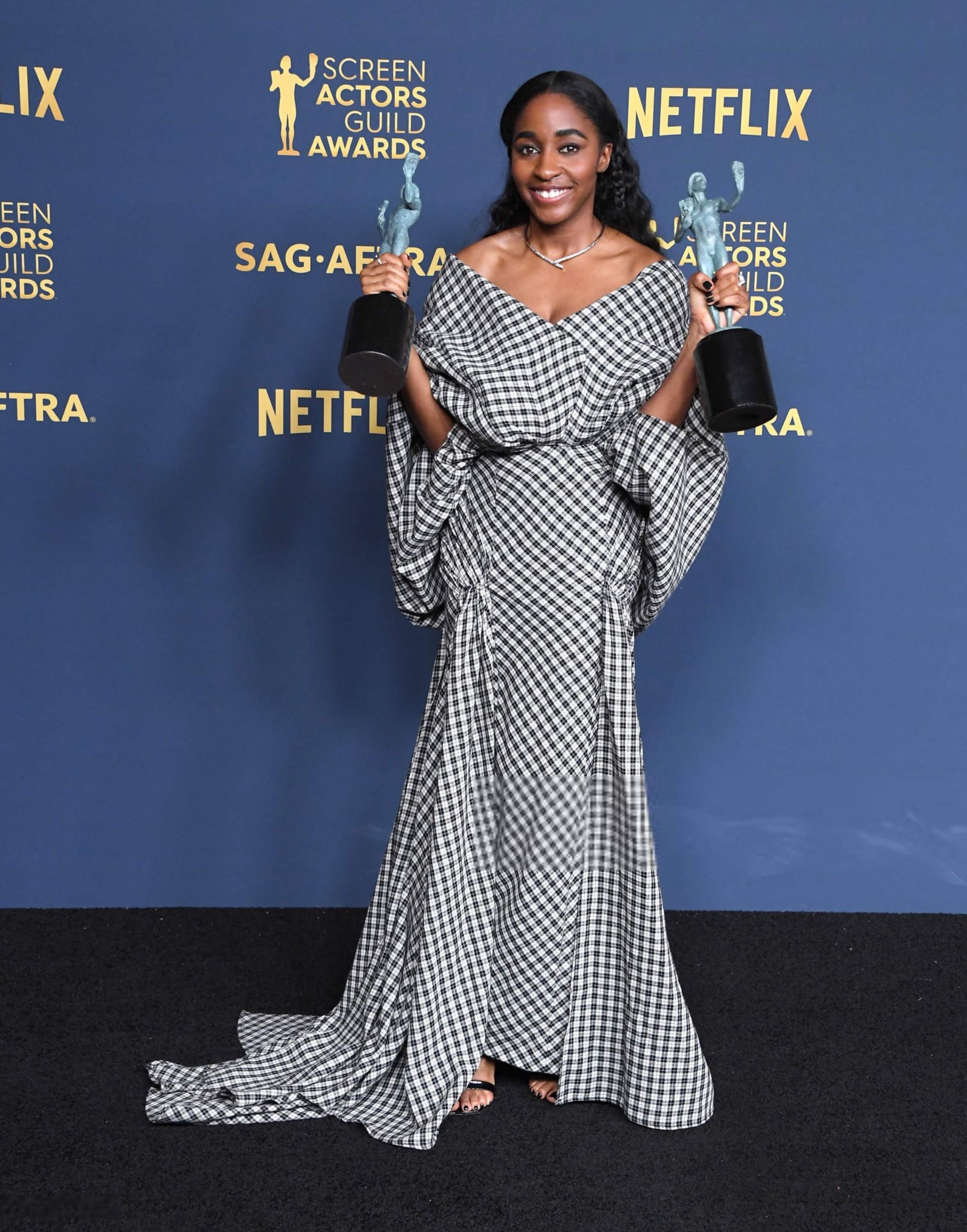 30thsagawards-pressroom081.jpg 30thsagawards-pressroom081.jpg