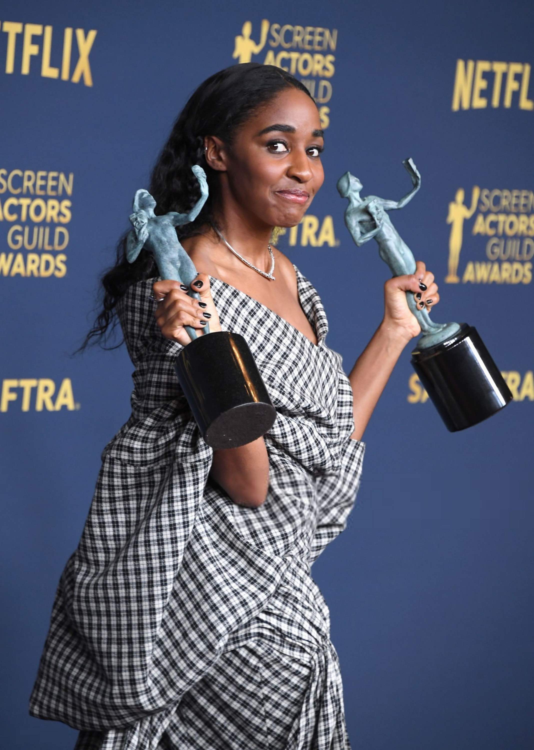 30thsagawards-pressroom085.jpg 30thsagawards-pressroom085.jpg