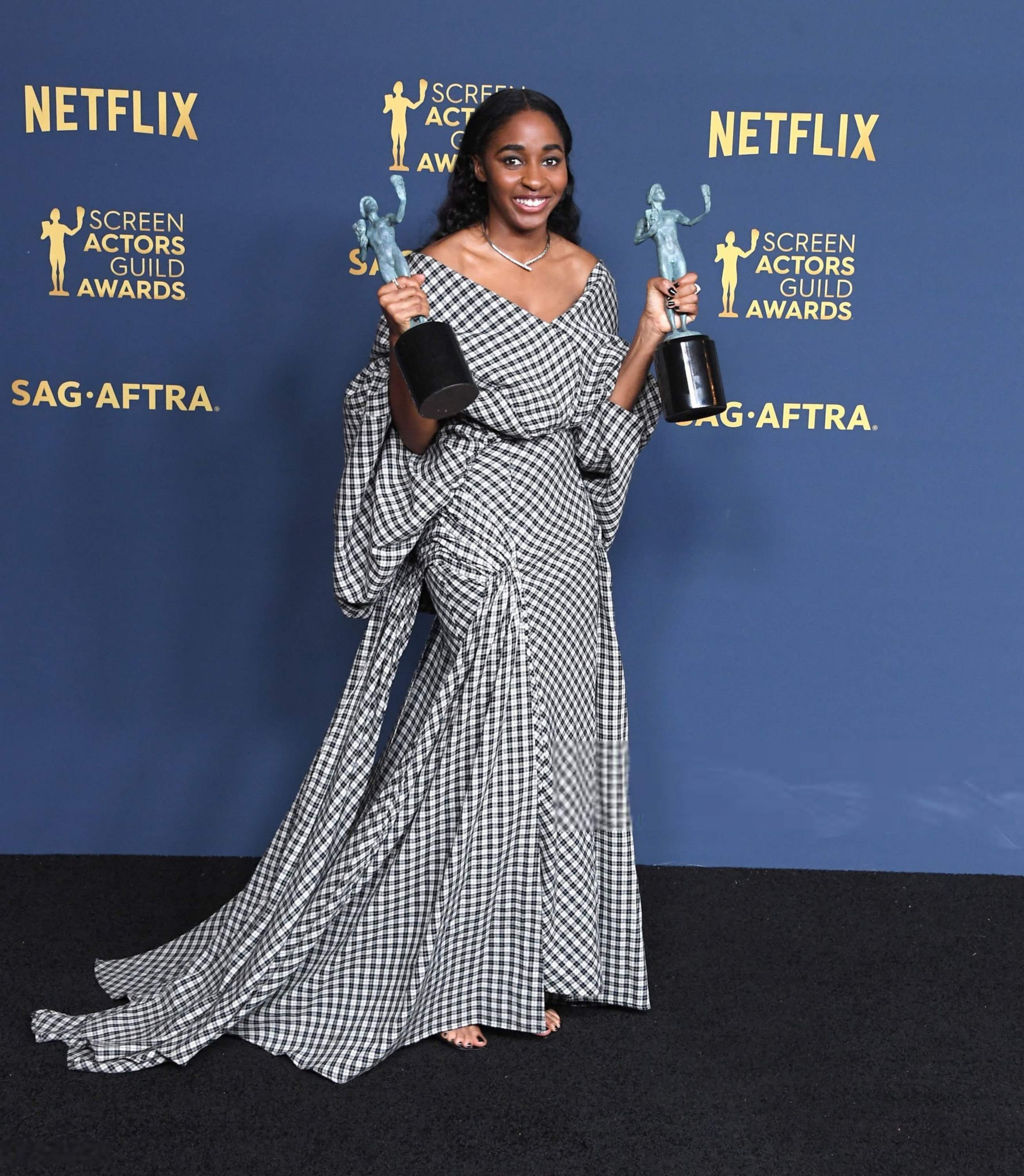 30thsagawards-pressroom103.jpg 30thsagawards-pressroom103.jpg