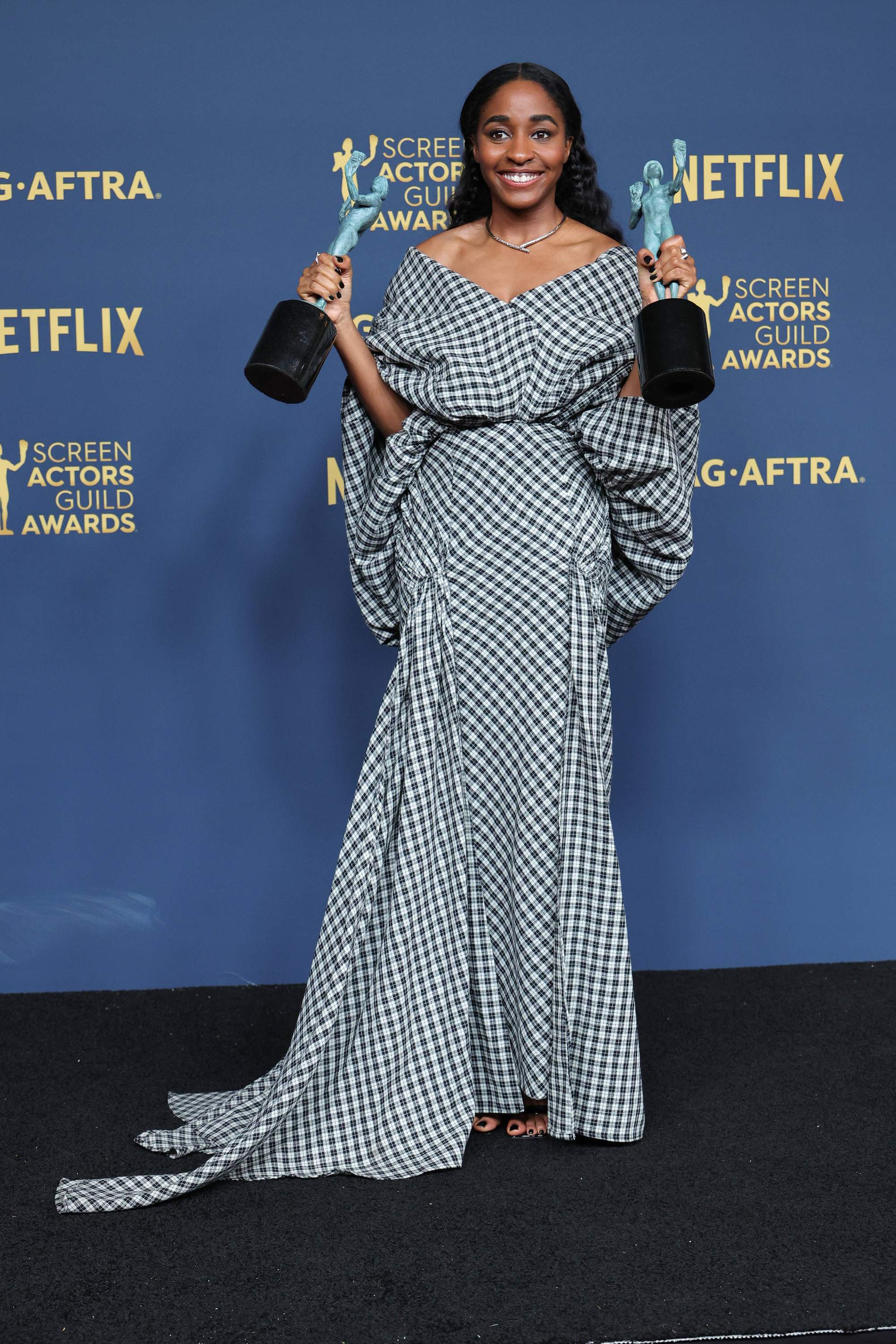 30thsagawards-pressroom111.jpg 30thsagawards-pressroom111.jpg