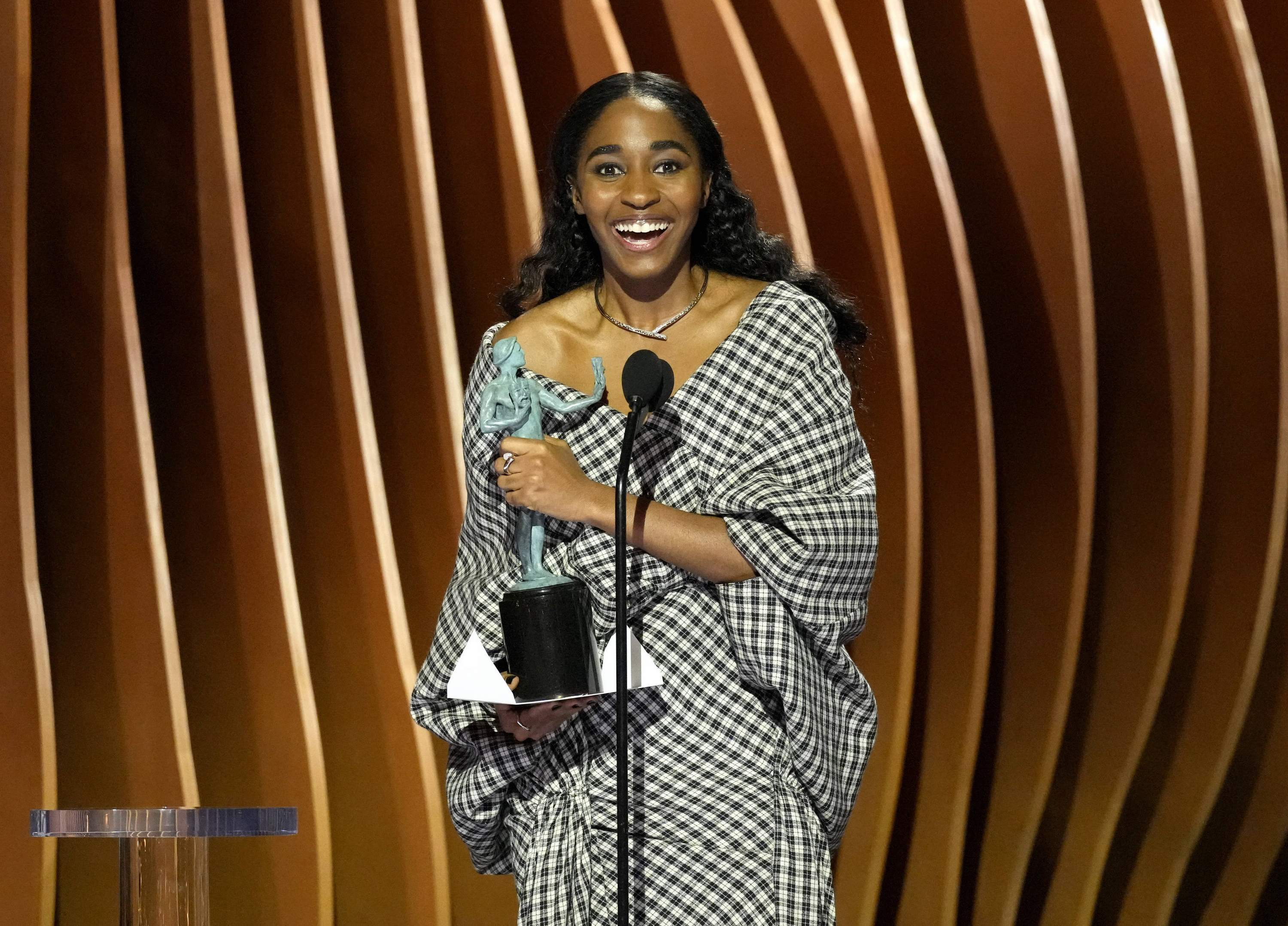 30thsagawards-show032.jpg