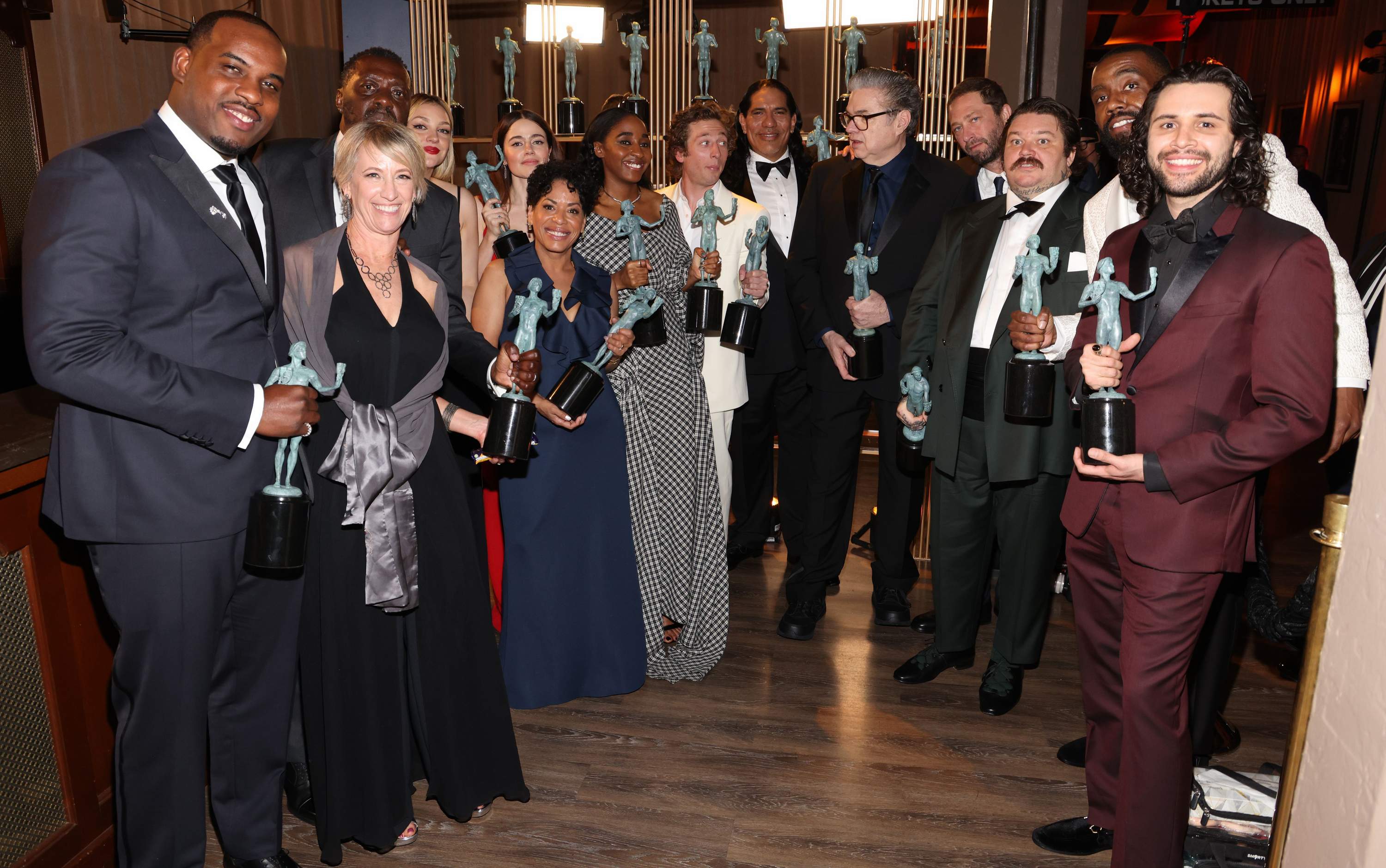 30thsagawards-trophyroom011.jpg 30thsagawards-trophyroom011.jpg