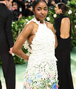 05-06-2024_metgala-arrivals042.jpg