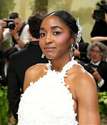 05-06-2024_metgala-arrivals095.jpg