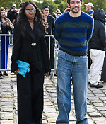 Filename=09-27-2024_loeweparisfashionweek-arrivals005.jpg
Filesize=525KiB
Dimensions=1998x3000
Date added=Nov 05, 2025 09-27-2024_loeweparisfashionweek-arrivals005.jpg