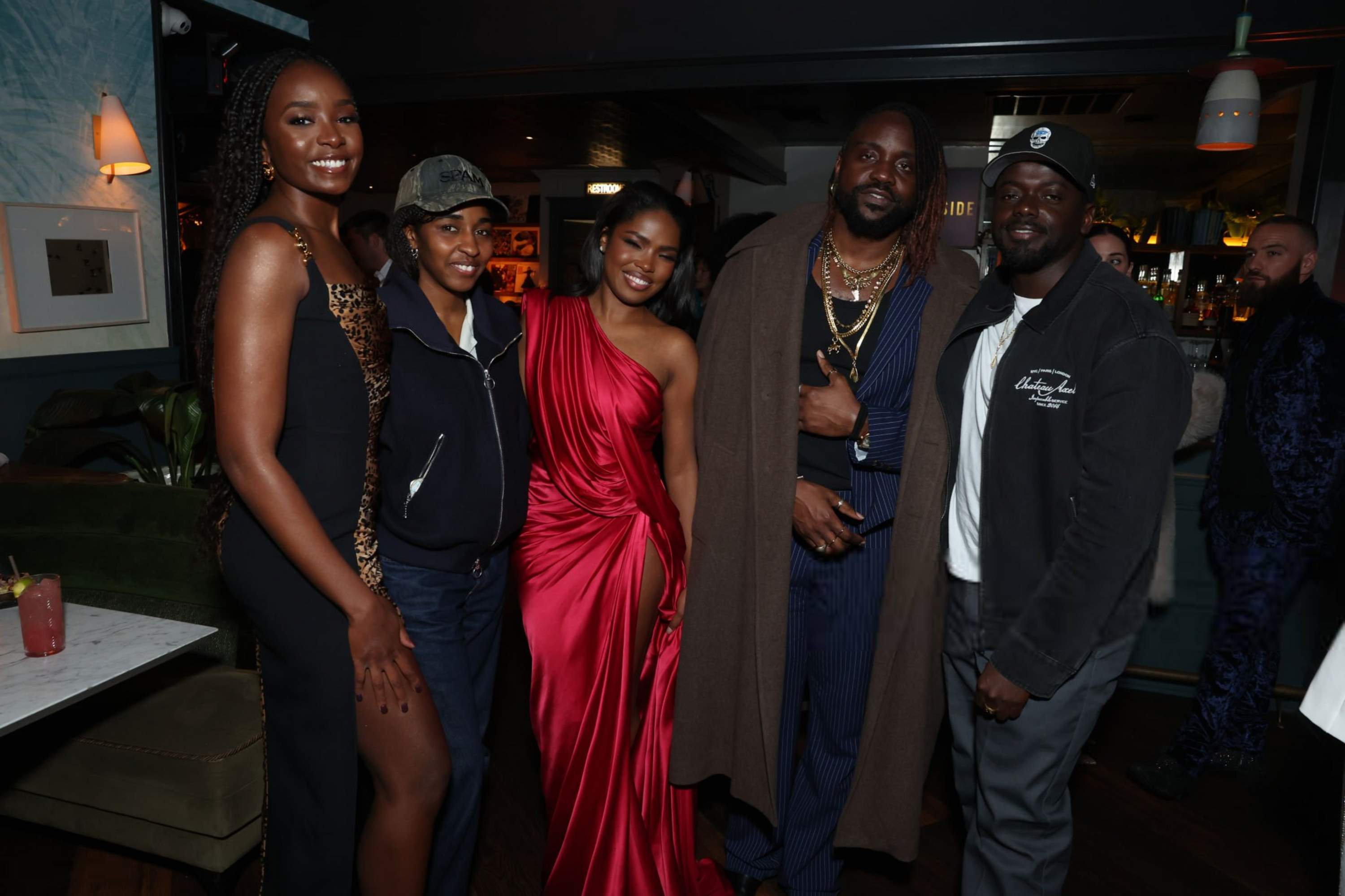 12-04-2024_thefireinsidepremiere003.jpg 12-04-2024_thefireinsidepremiere003.jpg