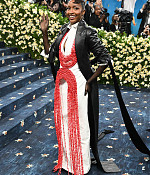 05-05-2025_metgala-arrivals005.jpg