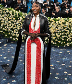 05-05-2025_metgala-arrivals016.jpg