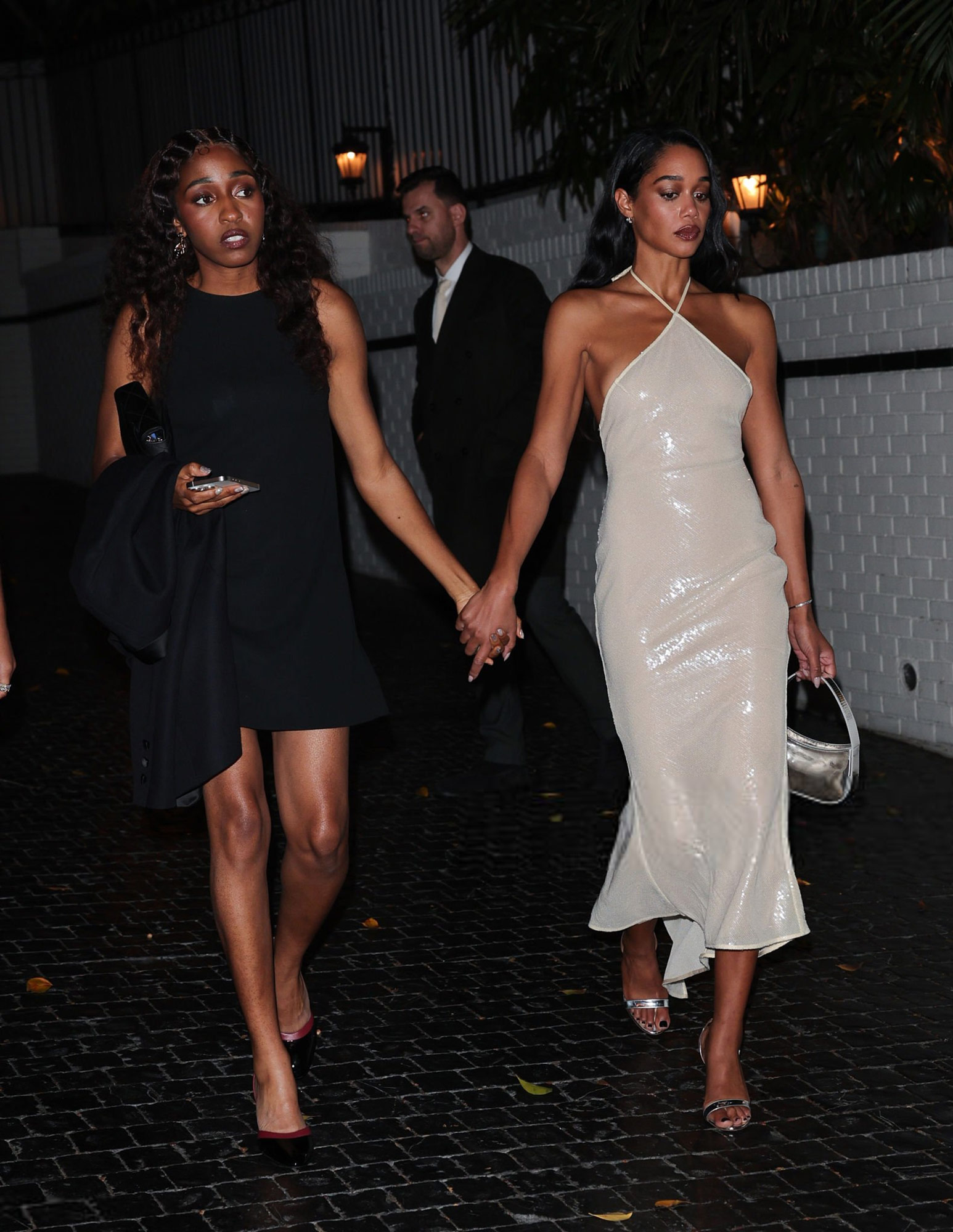 10-26-2025_vogueworld-afterparty-outside001.jpg 10-26-2025_vogueworld-afterparty-outside001.jpg