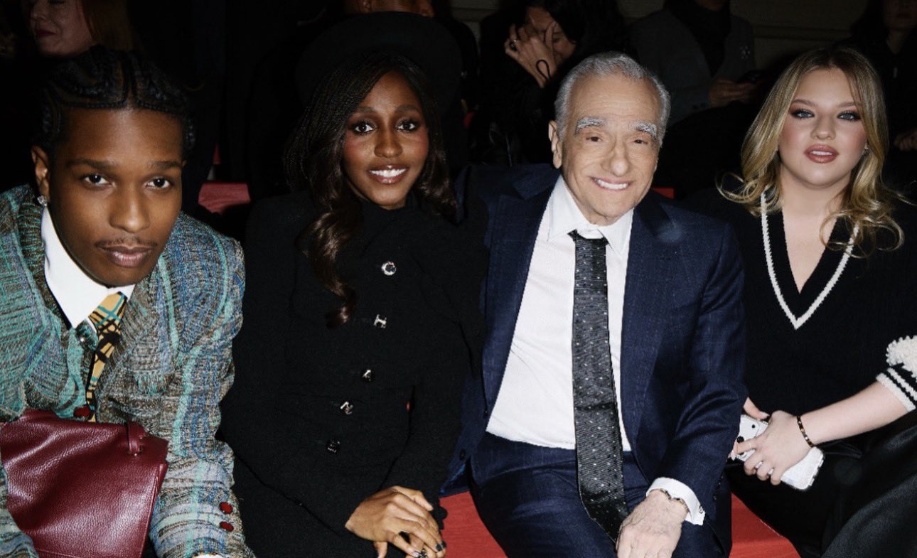 chanelmetiersdart-frontrow002.jpg