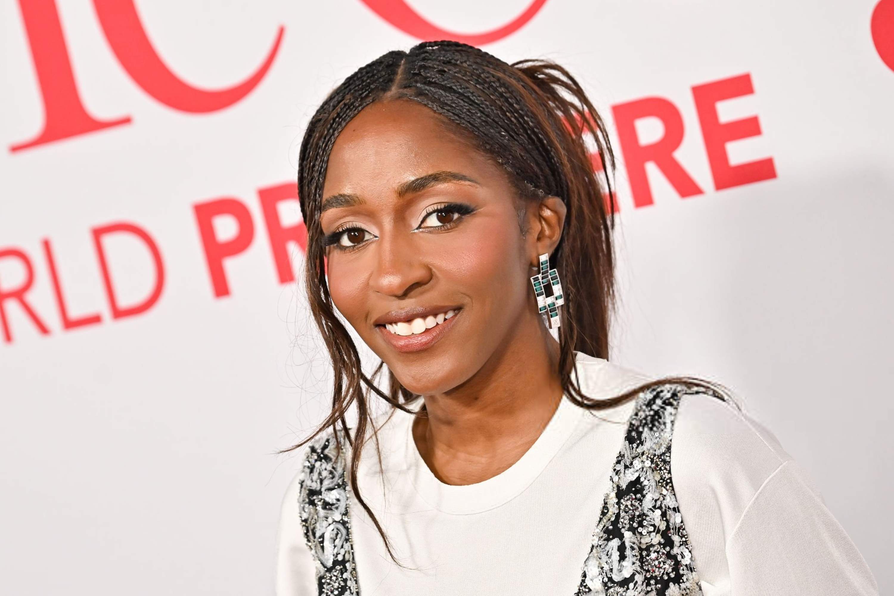 ellamccaylapremiere-arrivals004.jpg ellamccaylapremiere-arrivals004.jpg