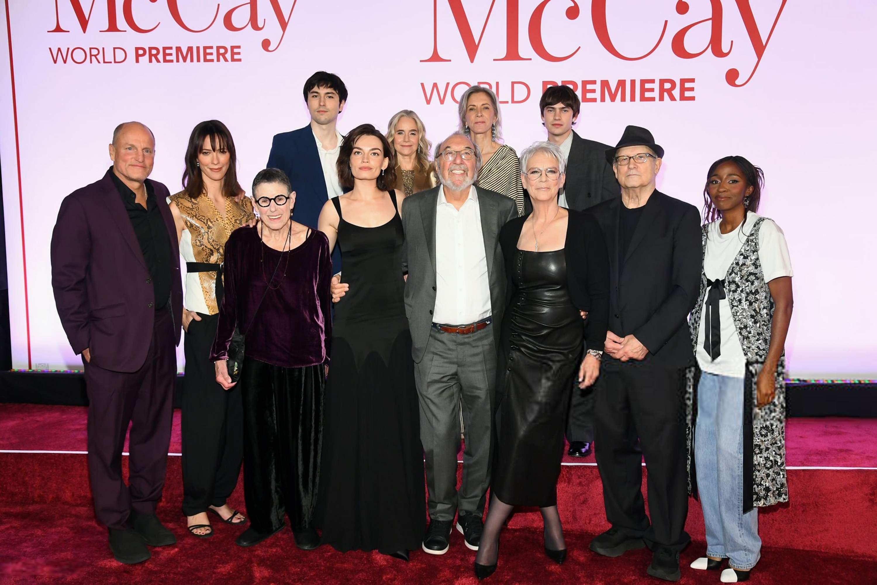 ellamccaylapremiere-arrivals017.jpg ellamccaylapremiere-arrivals017.jpg