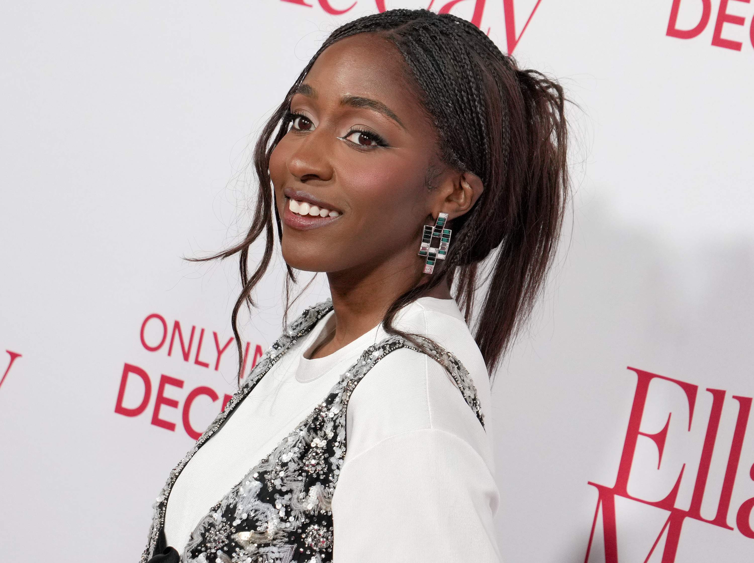 ellamccaylapremiere-arrivals063.jpg