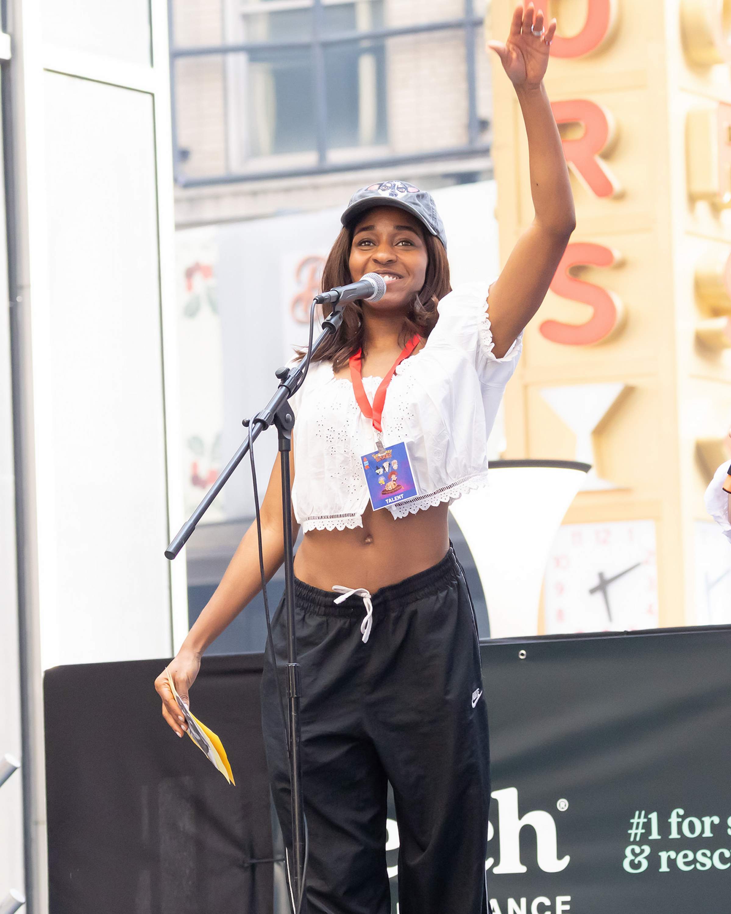 28thbroadwaybarks002.jpg 28thbroadwaybarks002.jpg