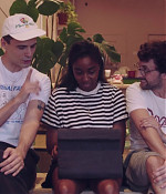 dontlookatthat050.jpg