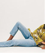 bustle001.jpg