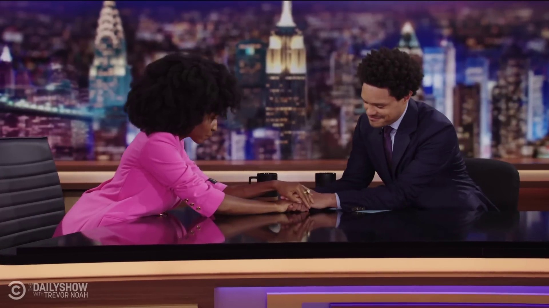 dailyshow225.jpg dailyshow225.jpg
