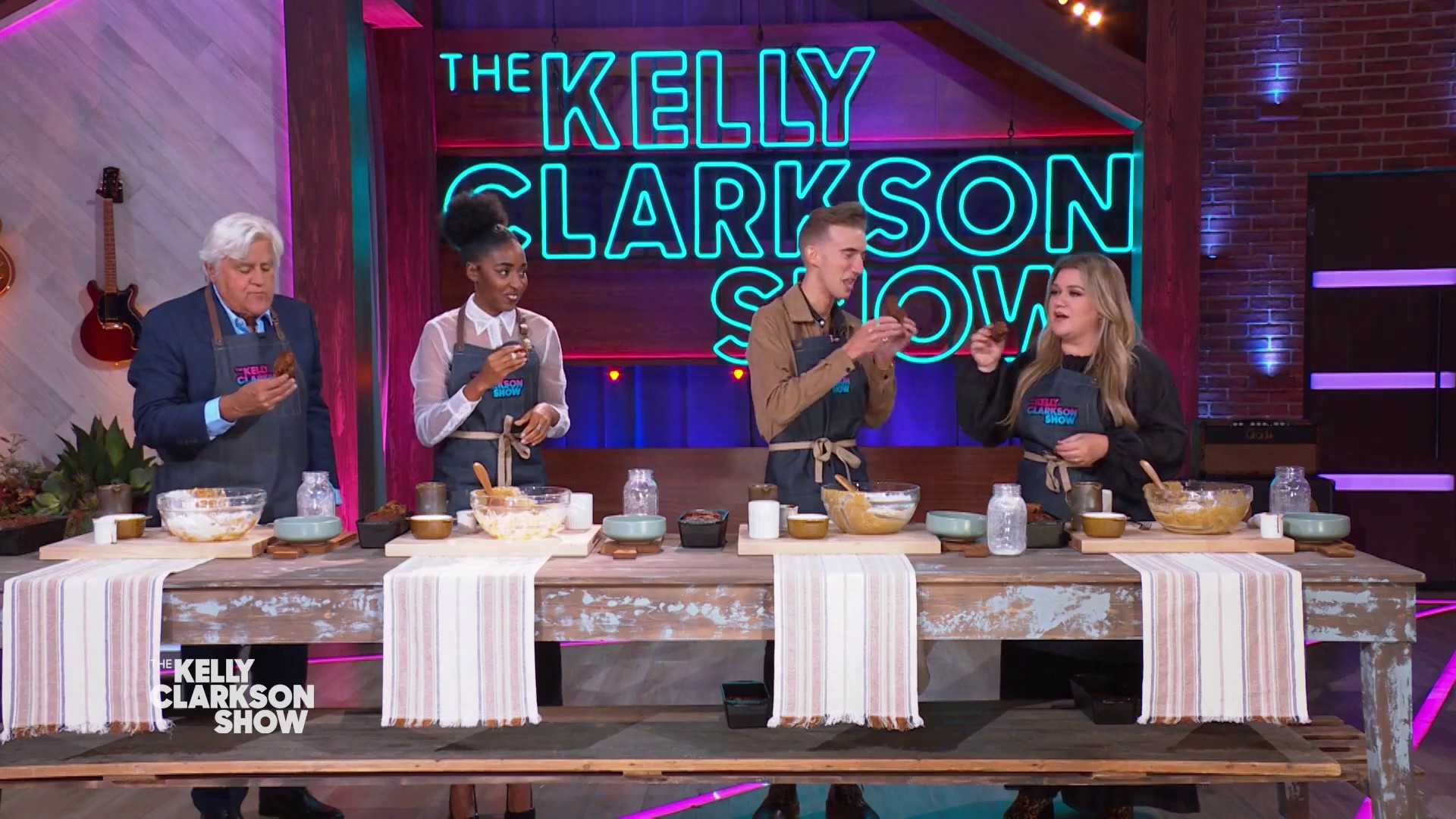 2022-kellyclarksonshow146.jpg 2022-kellyclarksonshow146.jpg