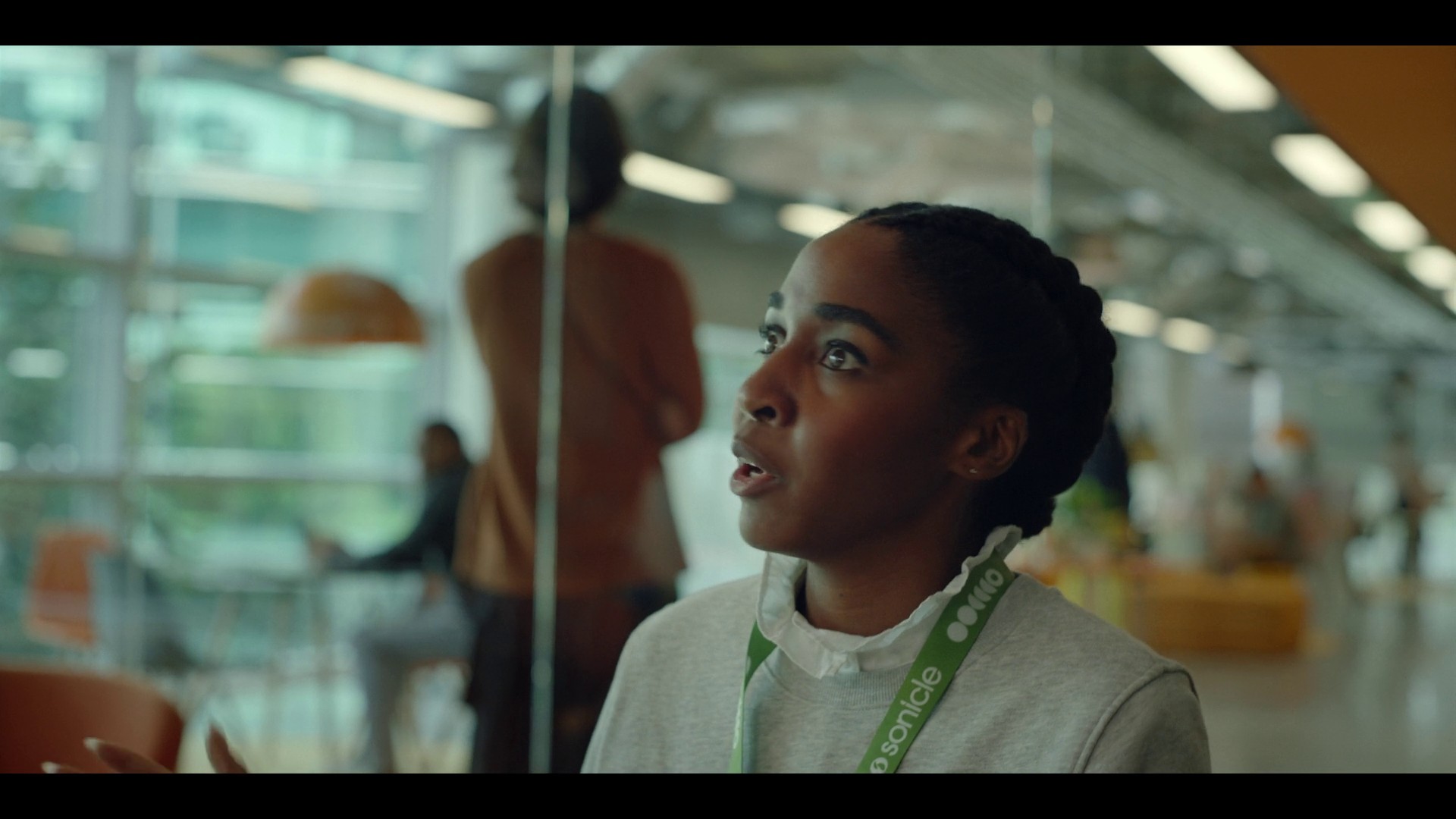 601-blackmirror033.jpg 601-blackmirror033.jpg